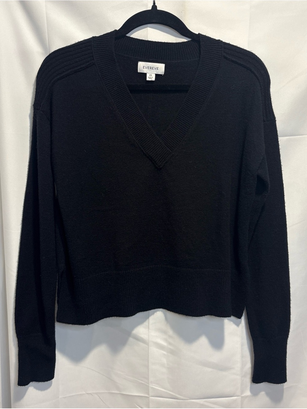 Evereve Black V-Neck Pullover Sweater